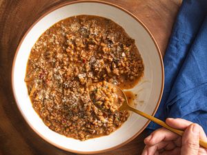 Overhead view of lifting a bite of farrotto