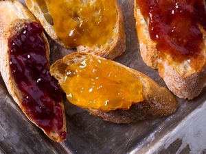 20141022-jams-toast-vicky-wasik-3.jpg