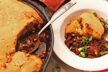 20150207-vegan-tamale-pie-chili-cornbread-crust-recipe-9.jpg