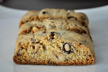 20120123-cookiemonster-blackpepperhazelnutbiscotti.JPG