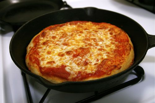 20100222-whole-foods-pizza-dough-pan-whole.jpg
