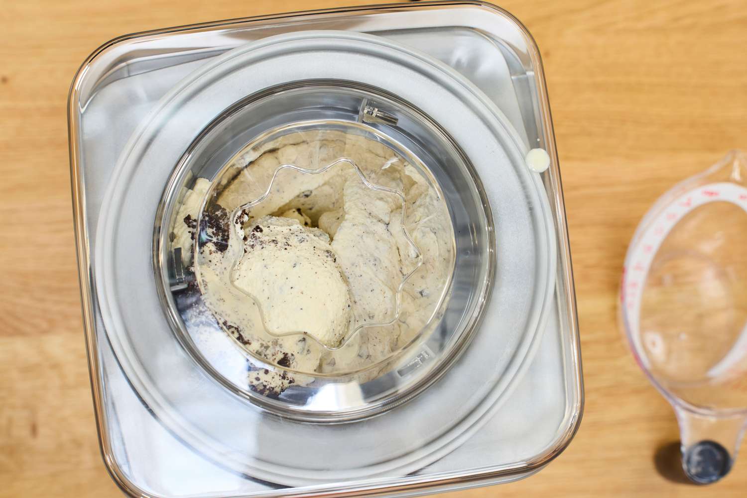 An overhead view of the Cuisinart Pure Indulgence 2 Quart Frozen Yogurt-Sorbet & Ice Cream Maker ICE-30BCP1