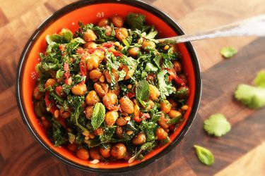20140227-roasted-chickpea-sun-dried-tomato-herb-kale-salad-pine-nut-recipe-vegan-2.jpg