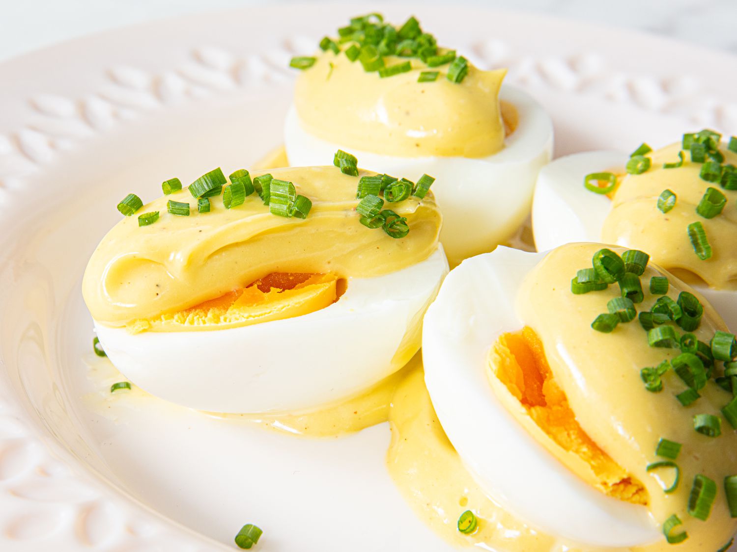 Side view of oeufs mayo