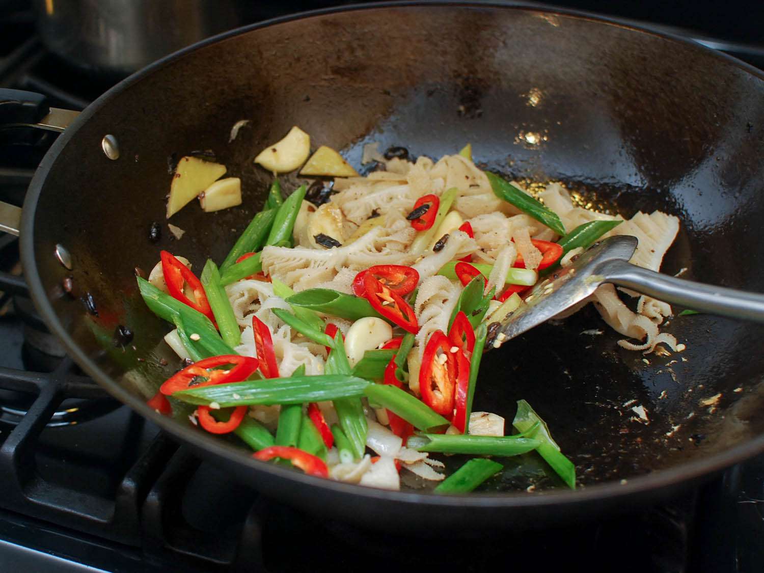 20140617-stir-fry-tripe-with-pickled-mustard-greens-and-fermented-black-beans-shao-zhong-14.jpg