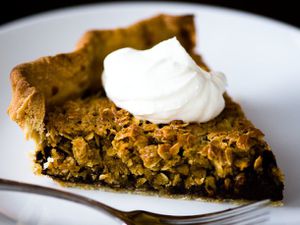 20120127-188620-chocolate-oatmeal-pie-610x458-1.jpg