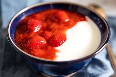 20160520-strawberry-rhubarb-compote-vicky-wasik-3.jpg