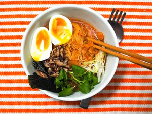 20141007-quick-kimchi-ramen-daniel-gritzer14.jpg
