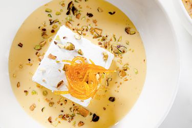 Overhead view of ile flottante 