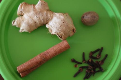 20101018-pumpkin butter-spices.JPG