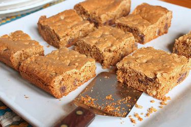 20140121-280073-GFTues-BrownedButterChocChipBars.jpg