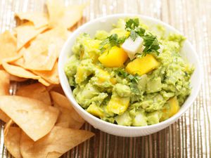 20120115-guacamole-variations-32.jpg