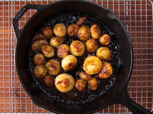 20170908-roasted-vegetables-vicky-wasik-onions2.jpg