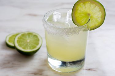 20180424-cinco-de-mayo-cocktail-recipes-roundup-01