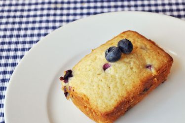 20130801-wakeandbake-blueberryloaves-edit.jpg