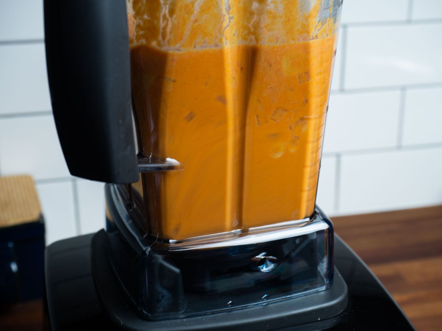 The sauce puréeing in a blender.