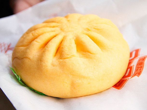 20120117-pizza-man-7-11-steamed-buns-1.jpg