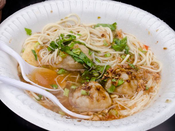 20150111-meatballs-around-the-world-bakso-max-falkowitz.jpg