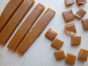 20101103-ediblediy-caramels.jpg