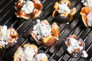 20111101-177674-grilled-figs-with-goat-cheese.jpg