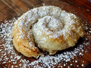 20130425-wakeandbake-moroccansnakecake.JPG