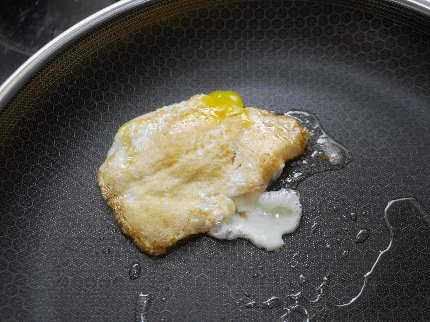 closeup of fried egg in hexclad