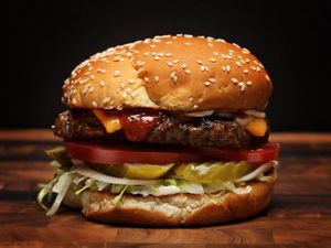 20150728-homemade-whopper-food-lab-35.jpg