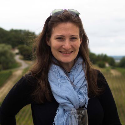 Lauren Weisenthal is a contributing writer at Serious Eats. 