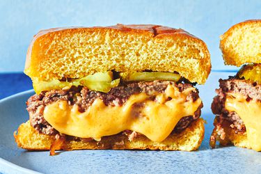 Side view of juicy lucy