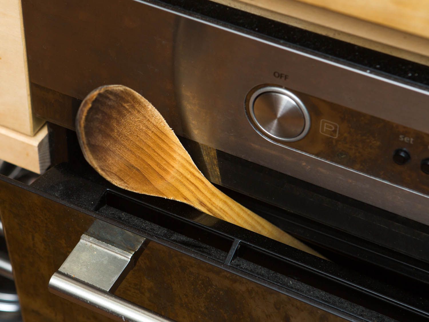 20140707-wooden-spoon-gadget-stove-door-vicky-wasik-1.jpg