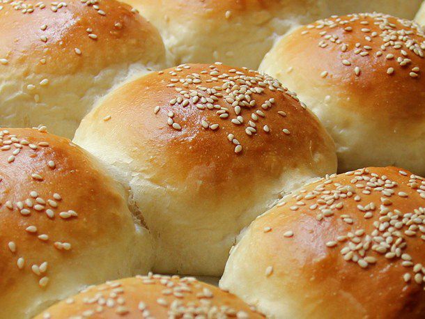 Sesame hamburger buns