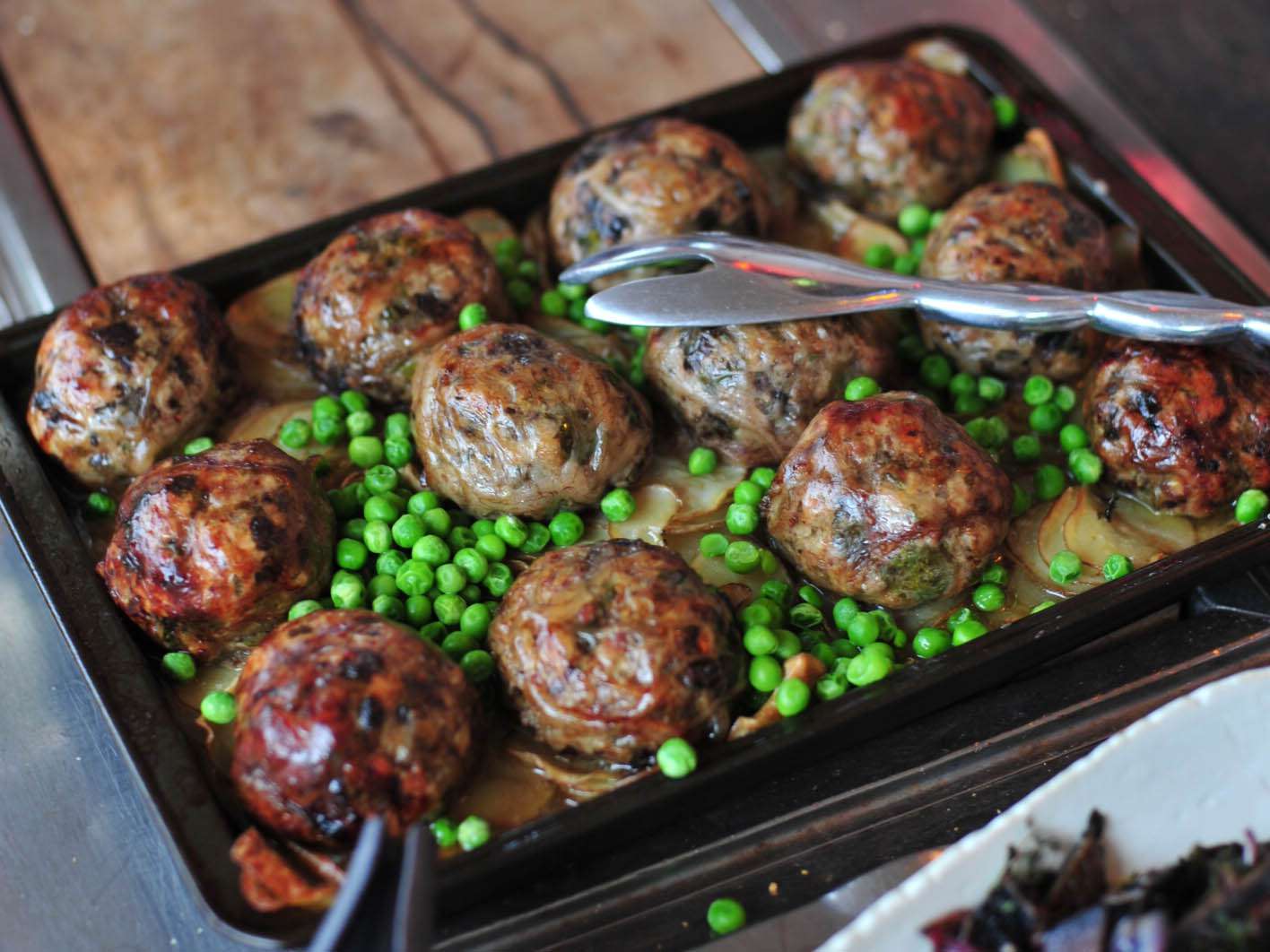 A tray of meatballs