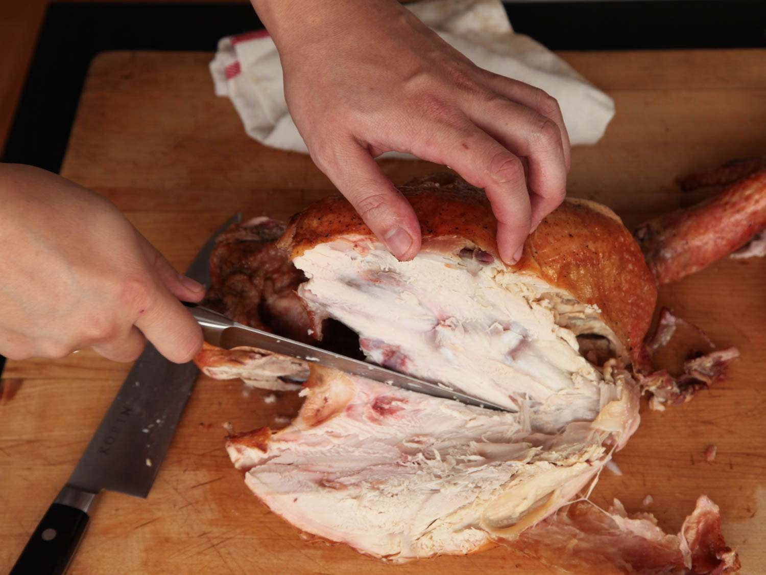 carving roasted turkey breast