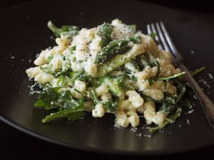20100521-gemelli-asparagus-ricotta-arugula-lemon-zest-primary.jpg