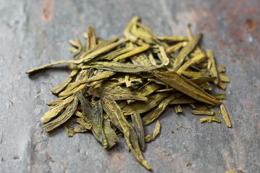 Green tea leaves