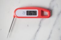 reading temperature on Lavatools PT12 Javelin Digital Instant Read Thermometer 