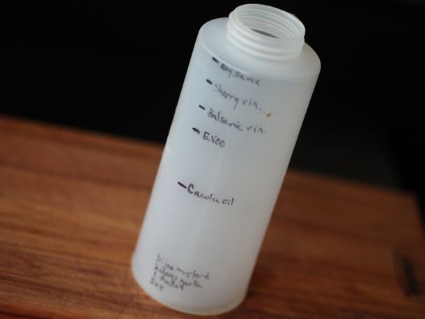 20110607-salad-dressing-vinaigrette-bottle-recipe-primary.jpeg