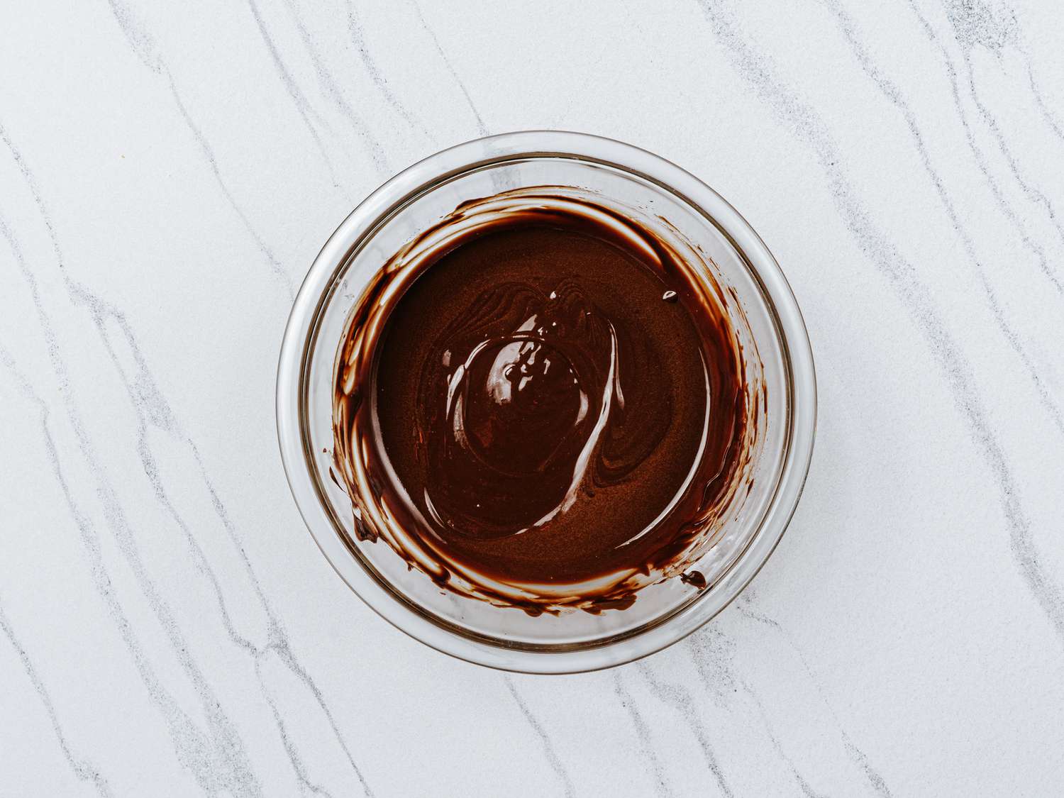 Cooled mixture after thickened in glass bowl