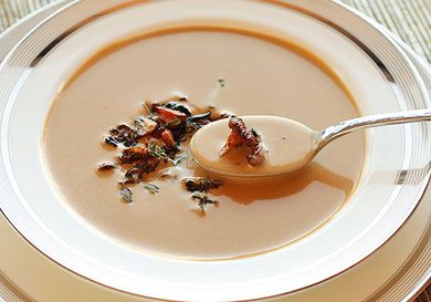 A bowl of creamy chanterelle soup.