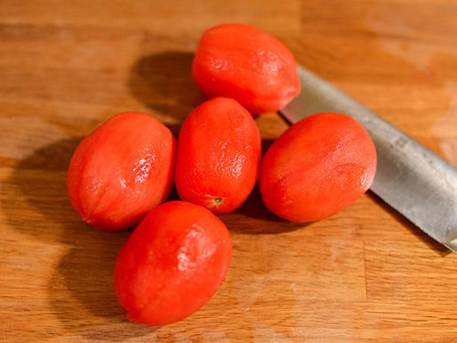 20130918-266903-tomato-jam-peeled.jpg