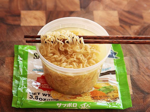 20130917-chicken-instant-ramen-taste-test-9.jpg