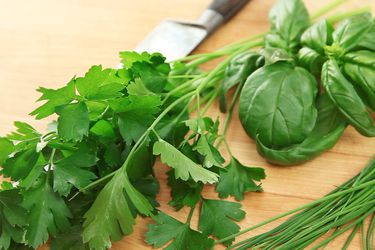 20160911-knife-skills-herbs-primary.jpg