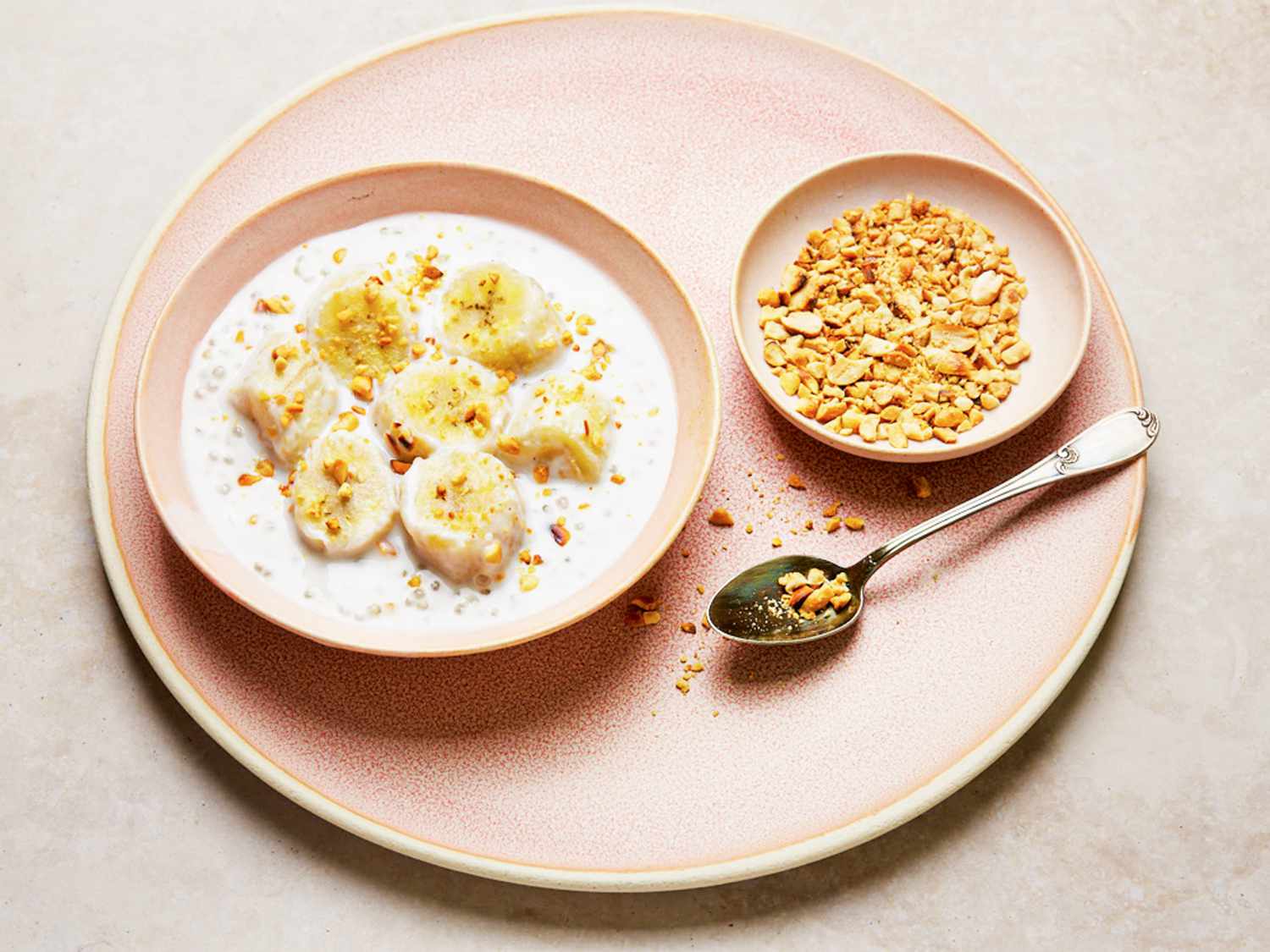 Side angle view of che