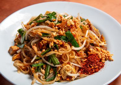 Overhead of pad thai