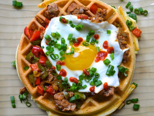 230058-20121124-herb-waffles-sausage-pepper-egg.JPG