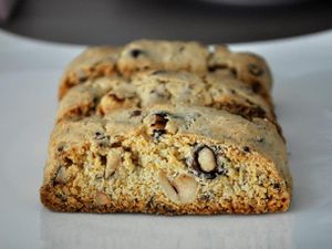 20120123-cookiemonster-blackpepperhazelnutbiscotti.JPG