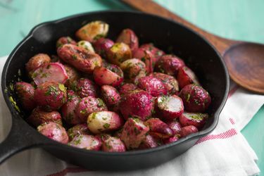 20151202-roasted-radishes-vicky-wasik-007.jpg