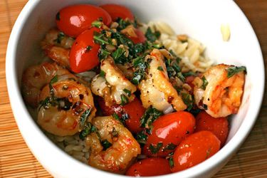 20101228-130307-shrimp-with-garlic-chile-and-basil.jpg