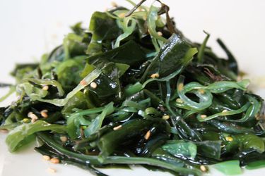20101216-610-seaweed-salad.jpg