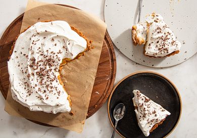 Banoffee pie with two slices on plates.